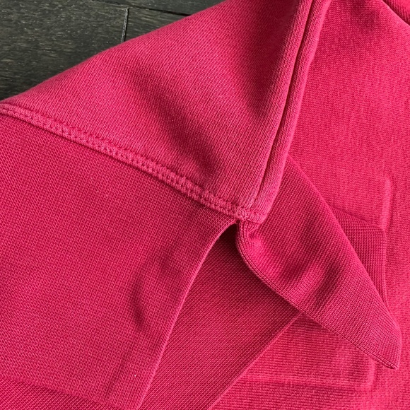 Red Nike Embossed Logo Cropped Dri-Fit Crewneck Sweatshirt Small - Picture 12 of 15